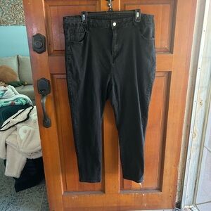 SHEIN Black Straight Leg Jeans